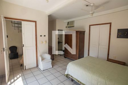 Casa à venda com 221m², 3 quartos e 3 vagas Casa à venda com 221m², 3 quartos e 3 vagasQuarto 3 Segundo andar