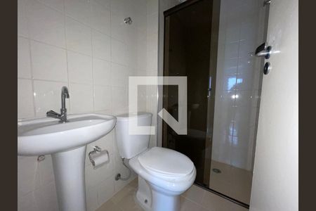 Apartamento à venda com 68m², 3 quartos e 1 vaga Apartamento à venda com 68m², 3 quartos e 1 vagaBanheiro Social