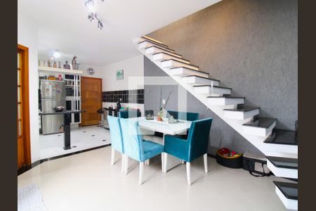 Sala de casa à venda com 3 quartos, 190m² em Vila Nivi, São Paulo