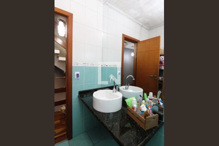 Casa à venda com 190m², 3 quartos e 2 vagasBanheiro Social