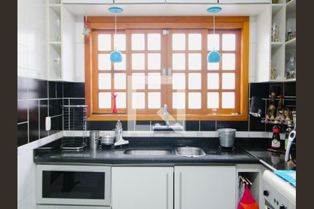 Casa à venda com 190m², 3 quartos e 2 vagasCozinha