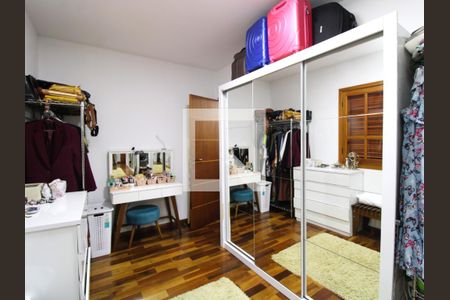 Casa à venda com 190m², 3 quartos e 2 vagasQuarto 1