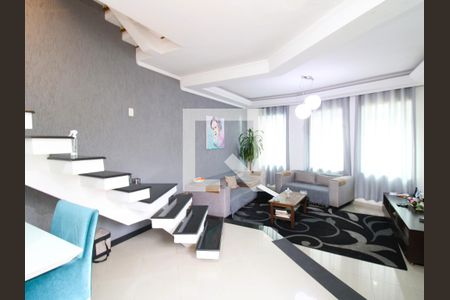 Sala de casa à venda com 3 quartos, 190m² em Vila Nivi, São Paulo