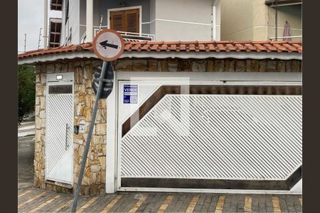 Casa à venda com 190m², 3 quartos e 2 vagasFachada com plaquinha