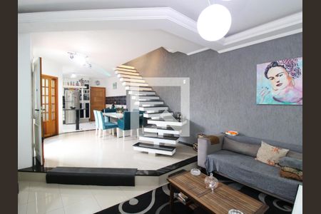 Sala de casa à venda com 3 quartos, 190m² em Vila Nivi, São Paulo