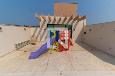 Casa à venda com 265m², 5 quartos e 2 vagas Casa à venda com 265m², 5 quartos e 2 vagasVaranda