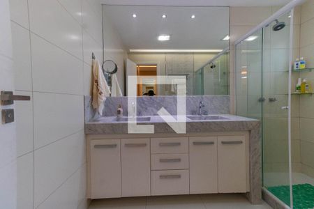 Casa à venda com 265m², 5 quartos e 2 vagas Casa à venda com 265m², 5 quartos e 2 vagasBanheiro da Suíte 2