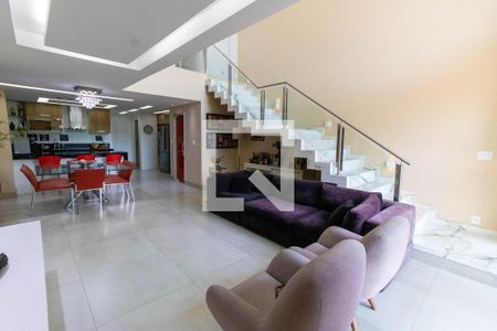 Sala de casa à venda com 5 quartos, 265m² em Camboinhas, Niterói