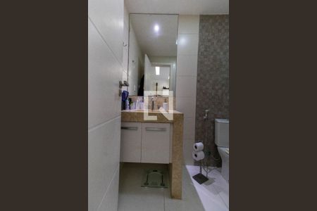 Casa à venda com 265m², 5 quartos e 2 vagas Casa à venda com 265m², 5 quartos e 2 vagasBanheiro da Suíte 1