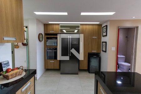 Casa à venda com 265m², 5 quartos e 2 vagas Casa à venda com 265m², 5 quartos e 2 vagasCozinha