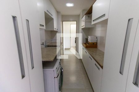 Casa à venda com 265m², 5 quartos e 2 vagas Casa à venda com 265m², 5 quartos e 2 vagasÁrea de Serviço