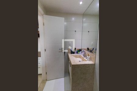 Casa à venda com 265m², 5 quartos e 2 vagas Casa à venda com 265m², 5 quartos e 2 vagasBanheiro da Suíte 1