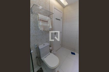 Casa à venda com 265m², 5 quartos e 2 vagas Casa à venda com 265m², 5 quartos e 2 vagasBanheiro da Suíte 2