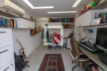 Suíte 1 de casa à venda com 5 quartos, 265m² em Camboinhas, Niterói