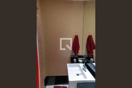 Casa à venda com 265m², 5 quartos e 2 vagas Casa à venda com 265m², 5 quartos e 2 vagasLavabo