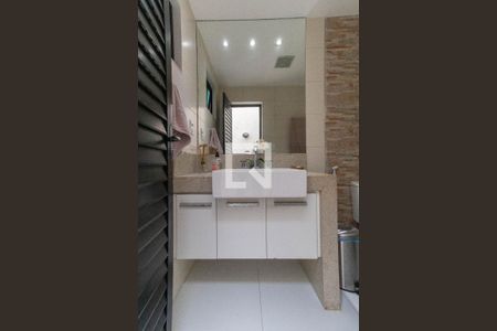 Casa à venda com 265m², 5 quartos e 2 vagas Casa à venda com 265m², 5 quartos e 2 vagasBanheiro Externo