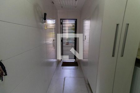 Casa à venda com 265m², 5 quartos e 2 vagas Casa à venda com 265m², 5 quartos e 2 vagasÁrea de Serviço