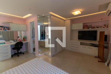 Casa à venda com 265m², 5 quartos e 2 vagas Casa à venda com 265m², 5 quartos e 2 vagasSuíte 5