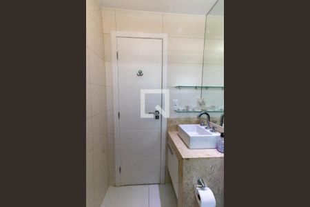 Casa à venda com 265m², 5 quartos e 2 vagas Casa à venda com 265m², 5 quartos e 2 vagasBanheiro da Suíte 5