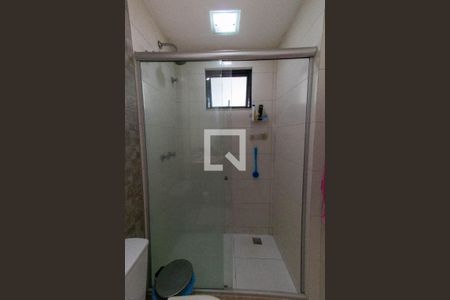 Casa à venda com 265m², 5 quartos e 2 vagas Casa à venda com 265m², 5 quartos e 2 vagasBanheiro da Suíte 1