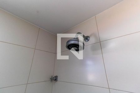 Casa à venda com 265m², 5 quartos e 2 vagas Casa à venda com 265m², 5 quartos e 2 vagasChuveiro da Suíte 4