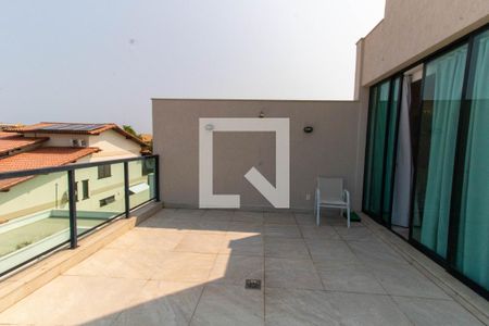 Casa à venda com 265m², 5 quartos e 2 vagas Casa à venda com 265m², 5 quartos e 2 vagasVaranda da Suíte 5