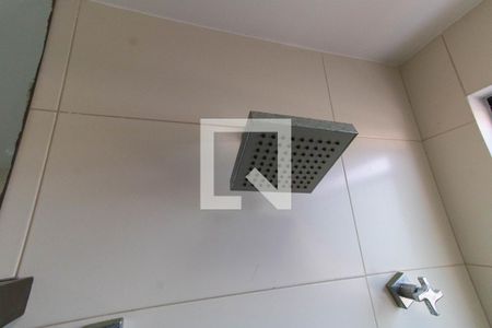 Casa à venda com 265m², 5 quartos e 2 vagas Casa à venda com 265m², 5 quartos e 2 vagasChuveiro da Suíte 3