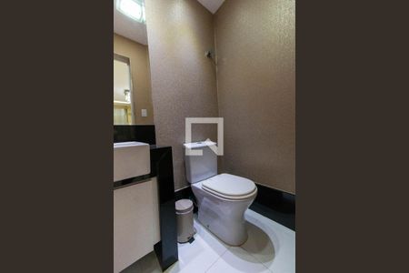 Casa à venda com 265m², 5 quartos e 2 vagas Casa à venda com 265m², 5 quartos e 2 vagasLavabo