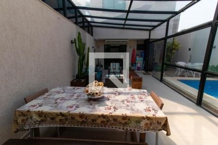 Casa à venda com 265m², 5 quartos e 2 vagas Casa à venda com 265m², 5 quartos e 2 vagasÁrea gourmet