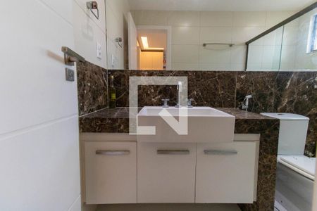 Casa à venda com 265m², 5 quartos e 2 vagas Casa à venda com 265m², 5 quartos e 2 vagasBanheiro da Suíte 3