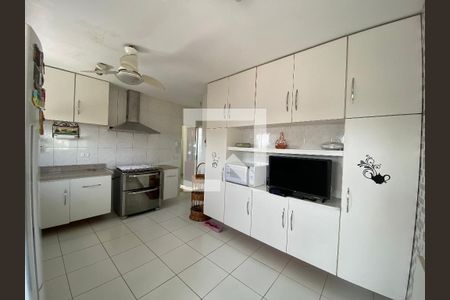 Apartamento à venda com 210m², 4 quartos e 1 vaga Apartamento à venda com 210m², 4 quartos e 1 vagaCozinha