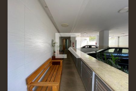 Apartamento à venda com 210m², 4 quartos e 1 vaga Apartamento à venda com 210m², 4 quartos e 1 vagaHall de entrada