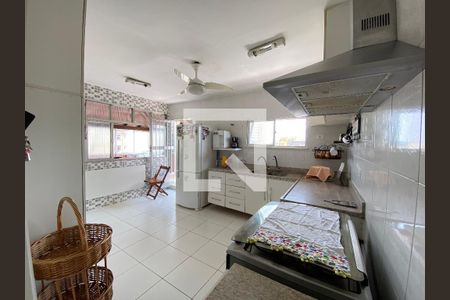 Apartamento à venda com 210m², 4 quartos e 1 vaga Apartamento à venda com 210m², 4 quartos e 1 vagaCozinha