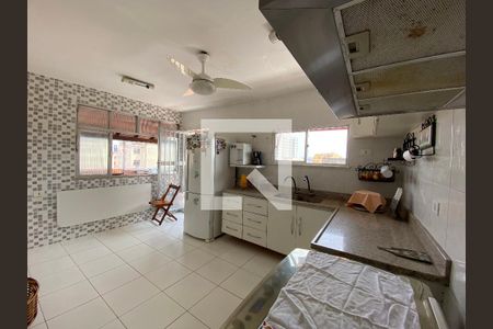 Apartamento à venda com 210m², 4 quartos e 1 vaga Apartamento à venda com 210m², 4 quartos e 1 vagaCozinha