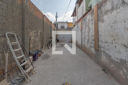 Casa à venda com 101m², 2 quartos e 2 vagas Casa à venda com 101m², 2 quartos e 2 vagasEntrada