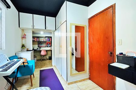 Casa à venda com 200m², 4 quartos e 2 vagas Casa à venda com 200m², 4 quartos e 2 vagasQuarto 2