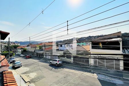 Casa à venda com 200m², 4 quartos e 2 vagas Casa à venda com 200m², 4 quartos e 2 vagasVista da Varanda da Suíte