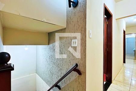 Casa à venda com 200m², 4 quartos e 2 vagas Casa à venda com 200m², 4 quartos e 2 vagasCorredor dos Dormitórios