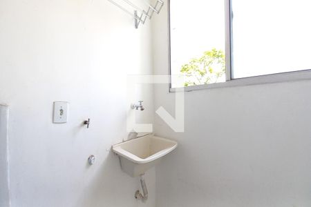 Área de Serviço de apartamento para alugar com 2 quartos, 43m² em Vila Carminha, Campinas