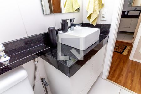 Apartamento à venda com 74m², 3 quartos e 2 vagas Apartamento à venda com 74m², 3 quartos e 2 vagasBanheiro da Suíte