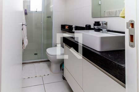 Apartamento à venda com 74m², 3 quartos e 2 vagas Apartamento à venda com 74m², 3 quartos e 2 vagasBanheiro da Suíte