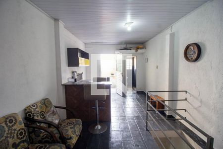 Área superior de casa para alugar com 2 quartos, 300m² em Helena Maria, Osasco