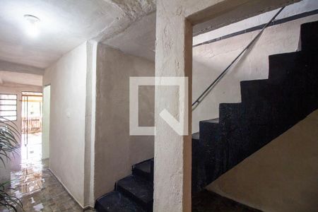 Hall quartos de casa para alugar com 2 quartos, 300m² em Helena Maria, Osasco