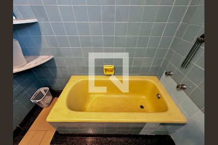 Casa à venda com 231m², 3 quartos e 4 vagasBanheiro Social