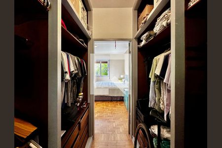 Casa à venda com 231m², 3 quartos e 4 vagasCloset Suíte