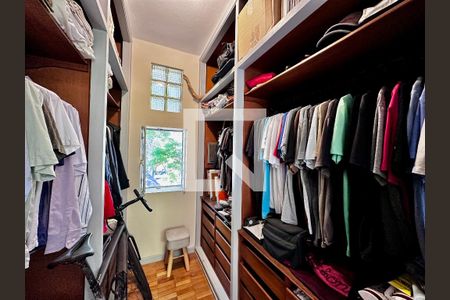Casa à venda com 231m², 3 quartos e 4 vagasCloset Suíte