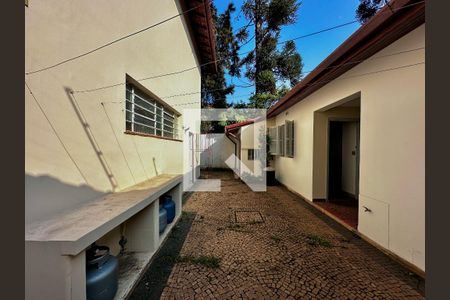 Casa à venda com 231m², 3 quartos e 4 vagasQuintal