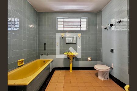 Casa à venda com 231m², 3 quartos e 4 vagasBanheiro Social