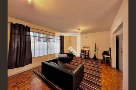 Casa à venda com 231m², 3 quartos e 4 vagasSala