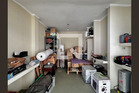 Casa à venda com 231m², 3 quartos e 4 vagasDeposito